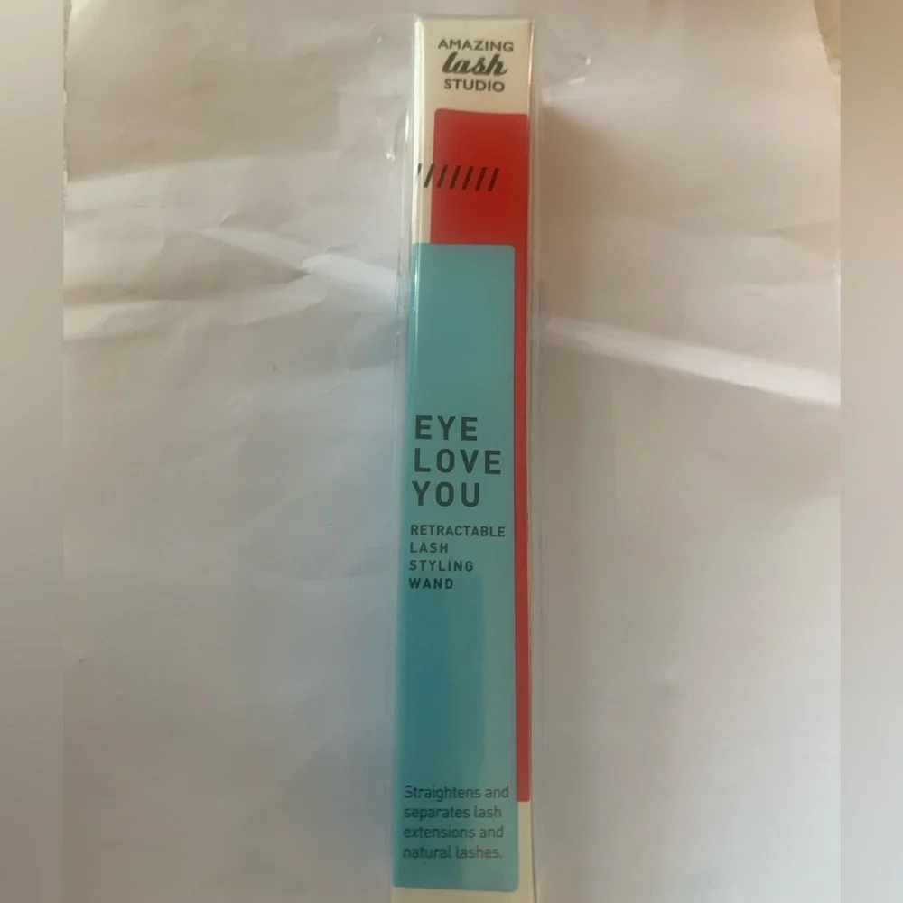 Eye lash amazing studio retractable lash styling wand NIB